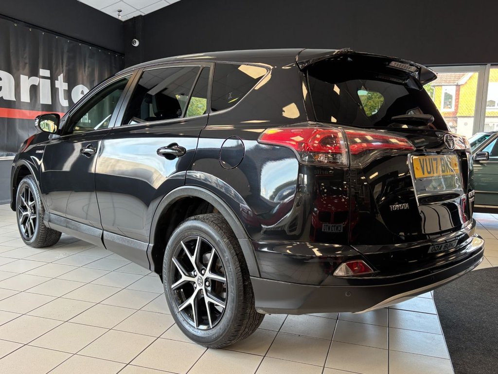 Used Toyota RAV4 2017 for sale - 76132244: Photo 9