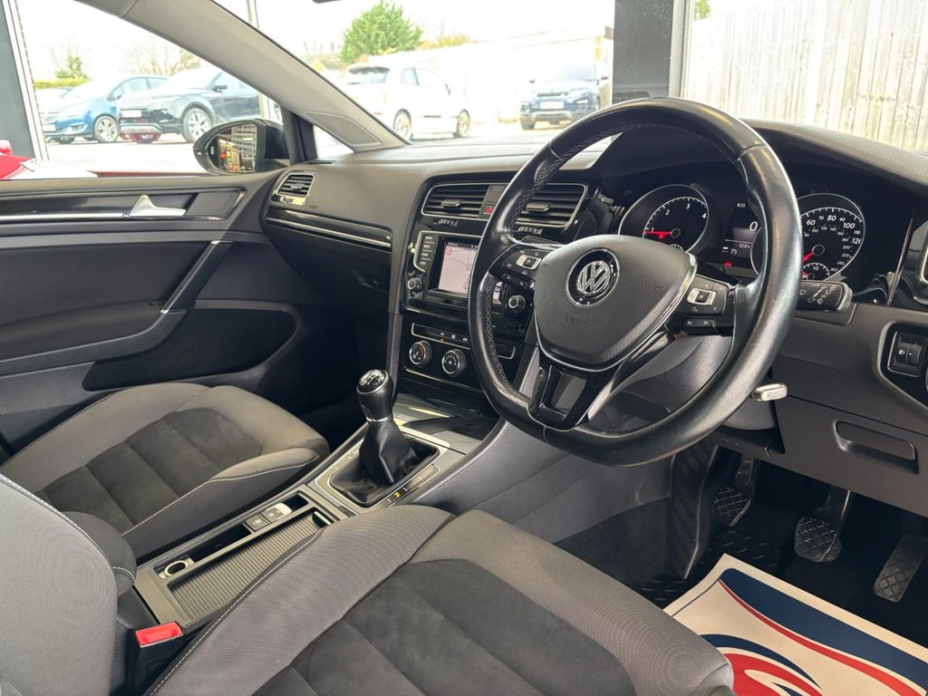 Used Volkswagen Golf 2014 for sale - 77879529: Photo 2