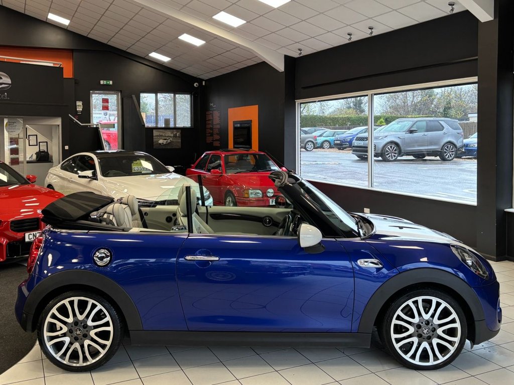Used MINI Convertible 2018 for sale - 76546802: Photo 21