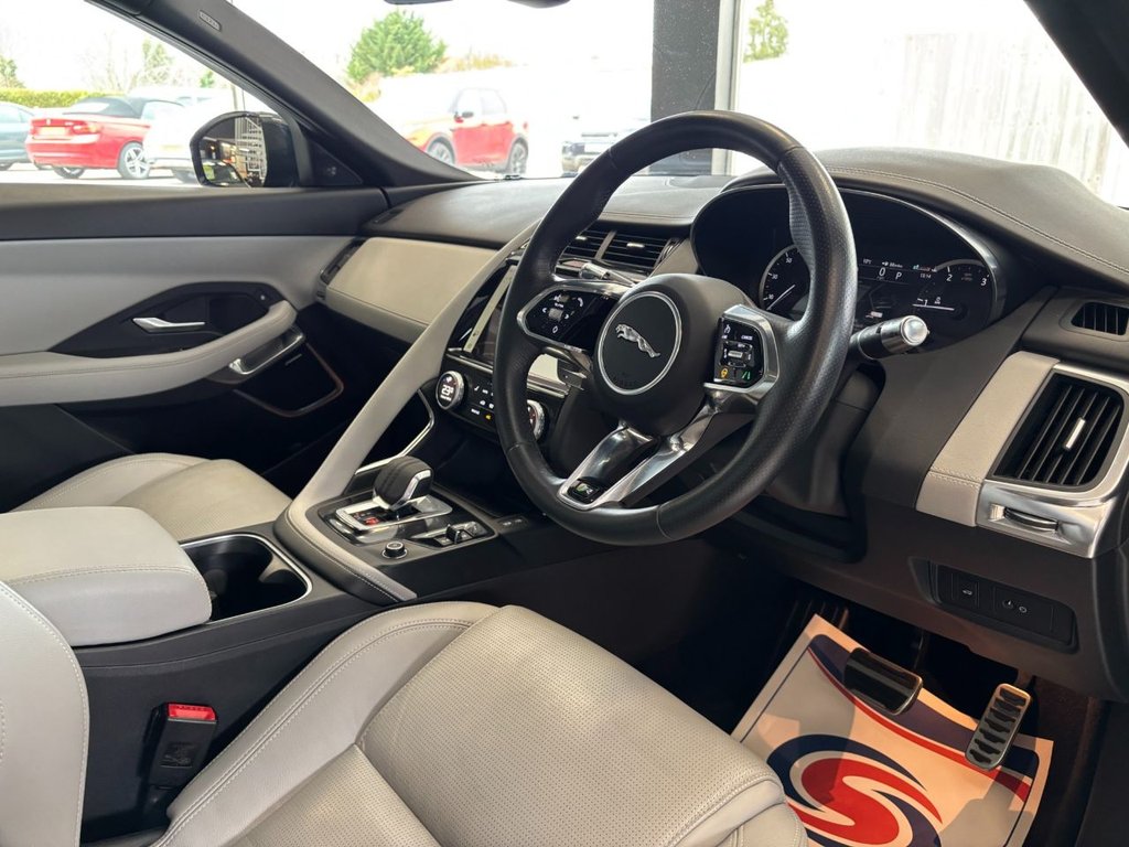 Used Jaguar E-Pace 2022 for sale - 77642321: Photo 3