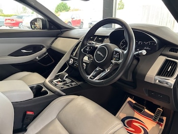 Used Jaguar E-Pace 2022 for sale - 77642321: Photo