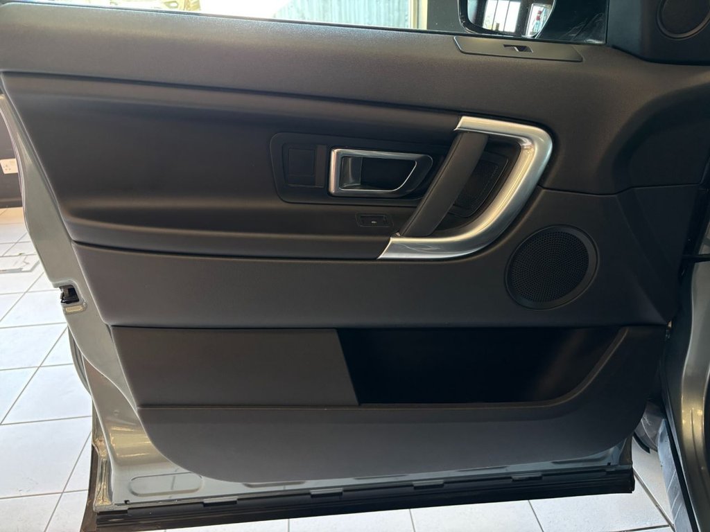 Used Land Rover Discovery Sport 2015 for sale - 76617297: Photo 44