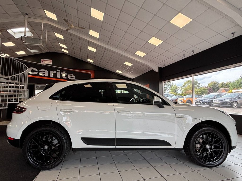 Used Porsche Macan 2017 for sale - 76105576: Photo 17