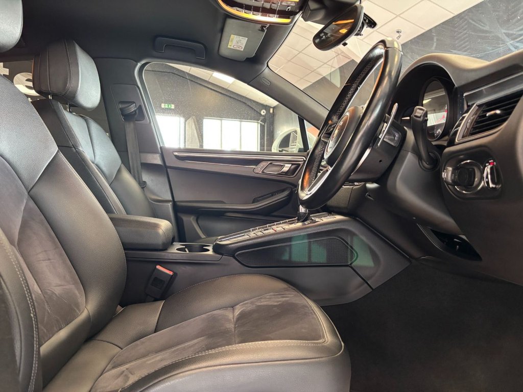 Used Porsche Macan 2017 for sale - 76105576: Photo 24