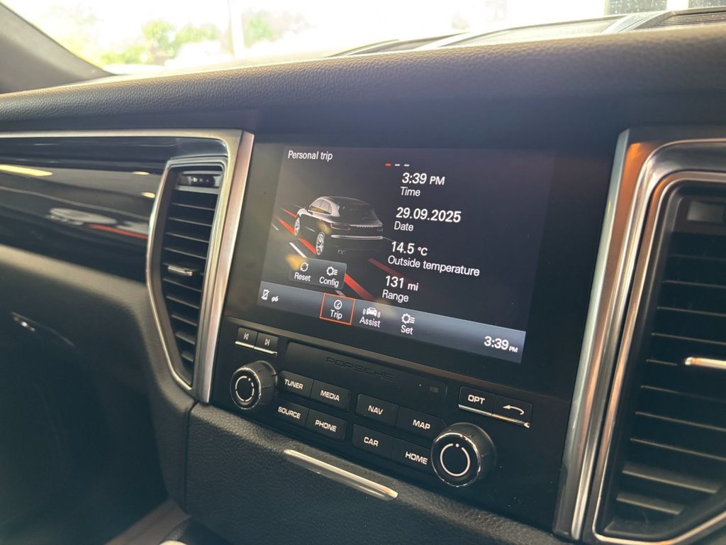 Used Porsche Macan 2017 for sale - 76105576: Photo 34