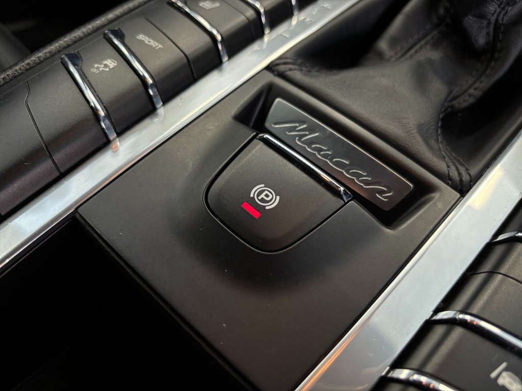 Used Porsche Macan 2017 for sale - 76105576: Photo 44