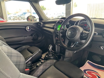 Used MINI Convertible 2018 for sale - 78315312: Photo