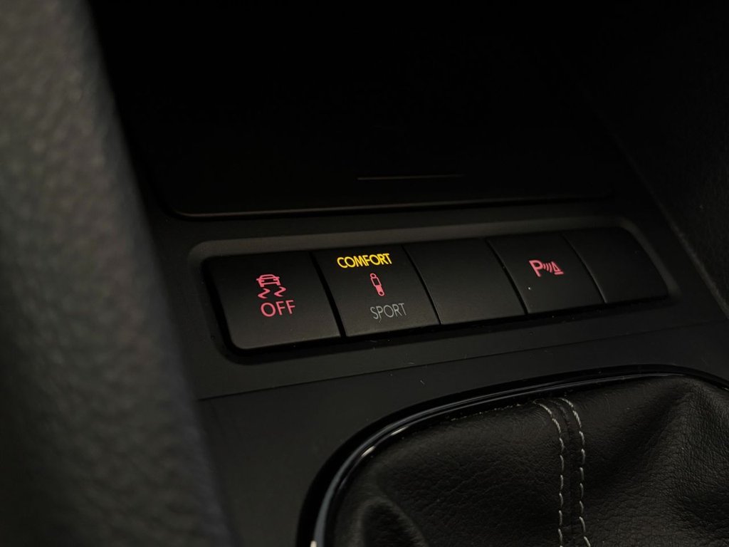 Used Volkswagen Golf 2011 for sale - 77064844: Photo 38