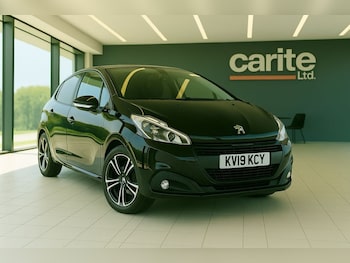 Peugeot - 208
