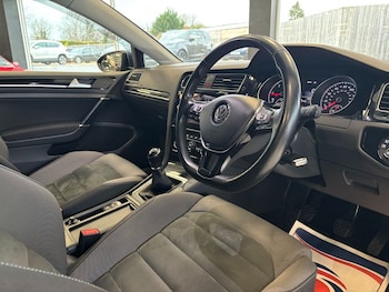 Used Volkswagen Golf 2020 for sale - 77620894: Photo