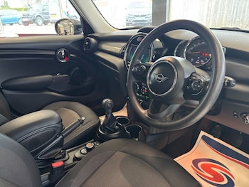 Used MINI Hatch 2020 for sale - 77806030: Photo