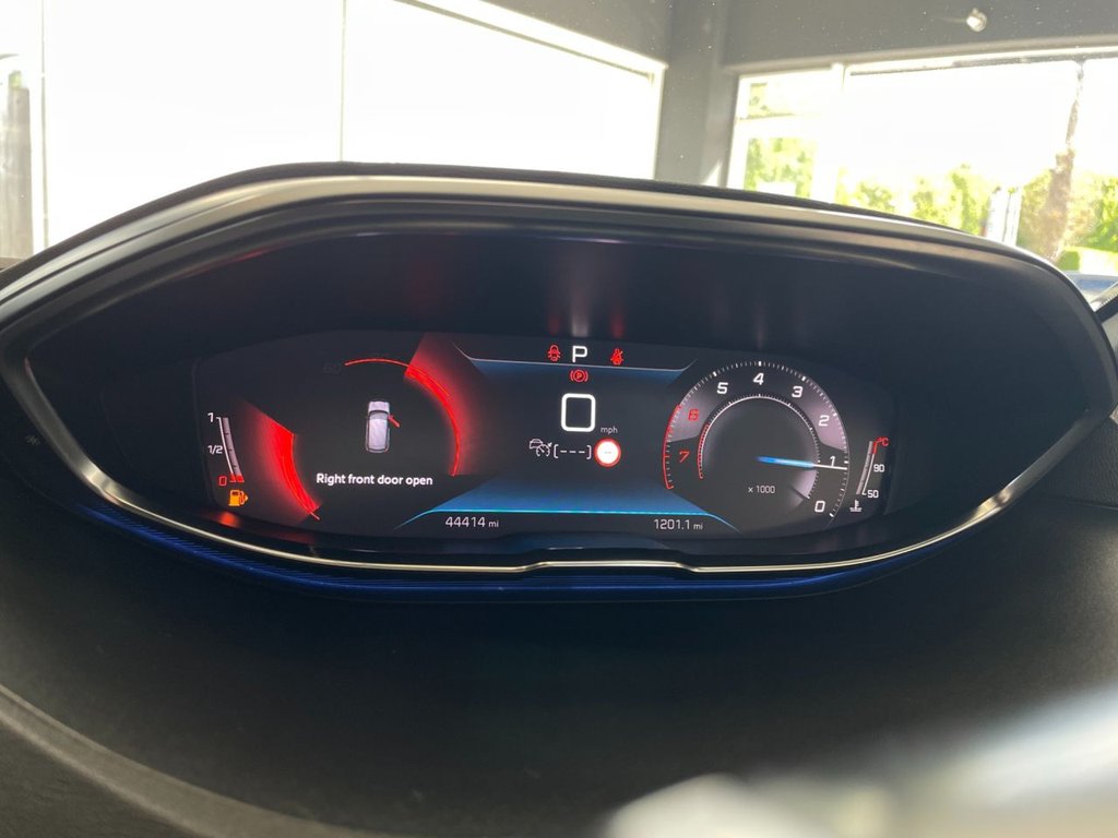 Used Peugeot 3008 2021 for sale - 76841100: Photo 25