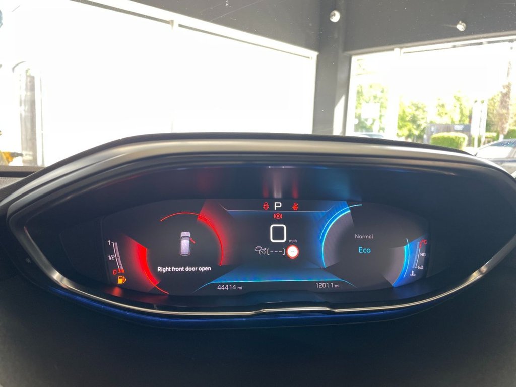 Used Peugeot 3008 2021 for sale - 76841100: Photo 26