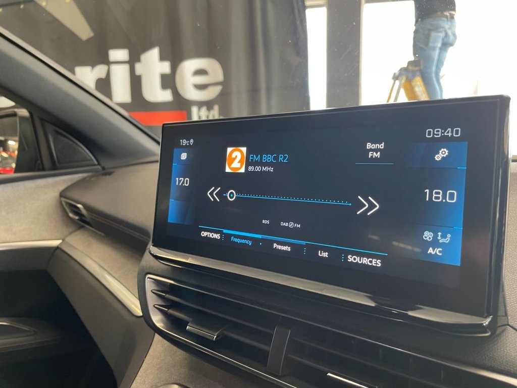 Used Peugeot 3008 2021 for sale - 76841100: Photo 36