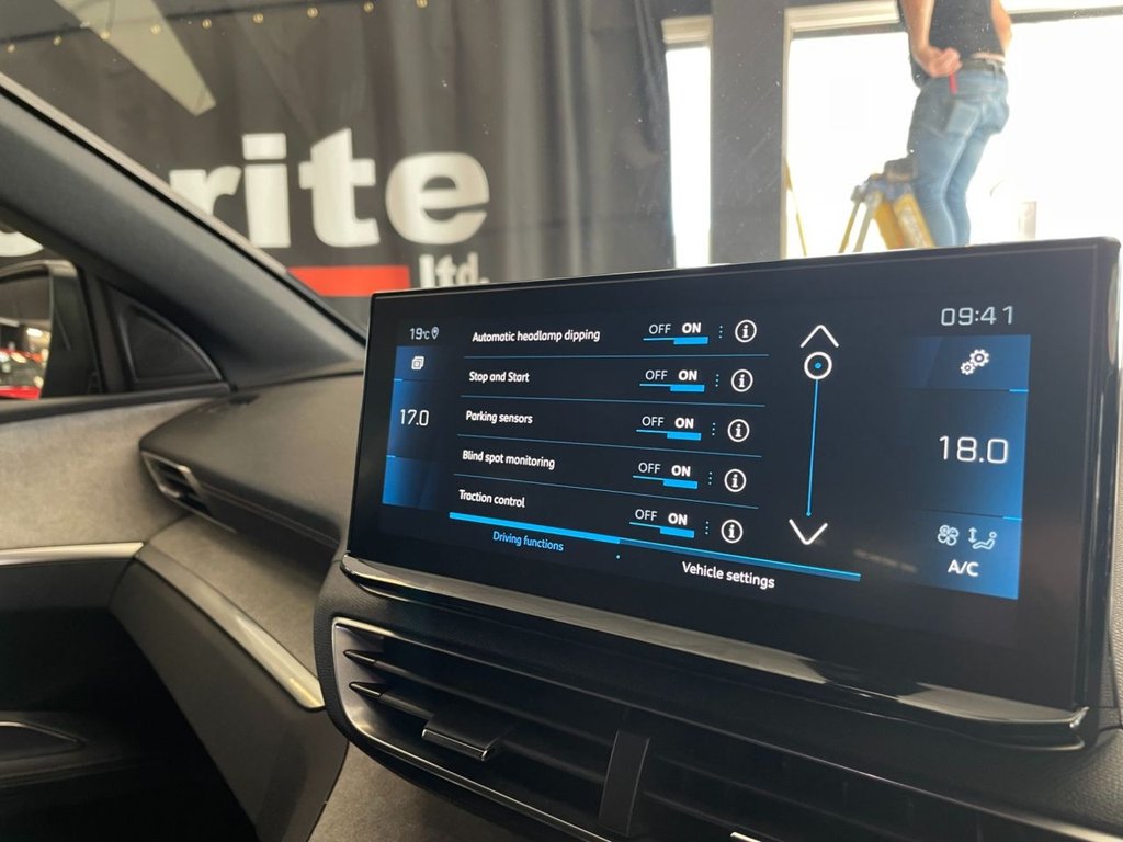 Used Peugeot 3008 2021 for sale - 76841100: Photo 39