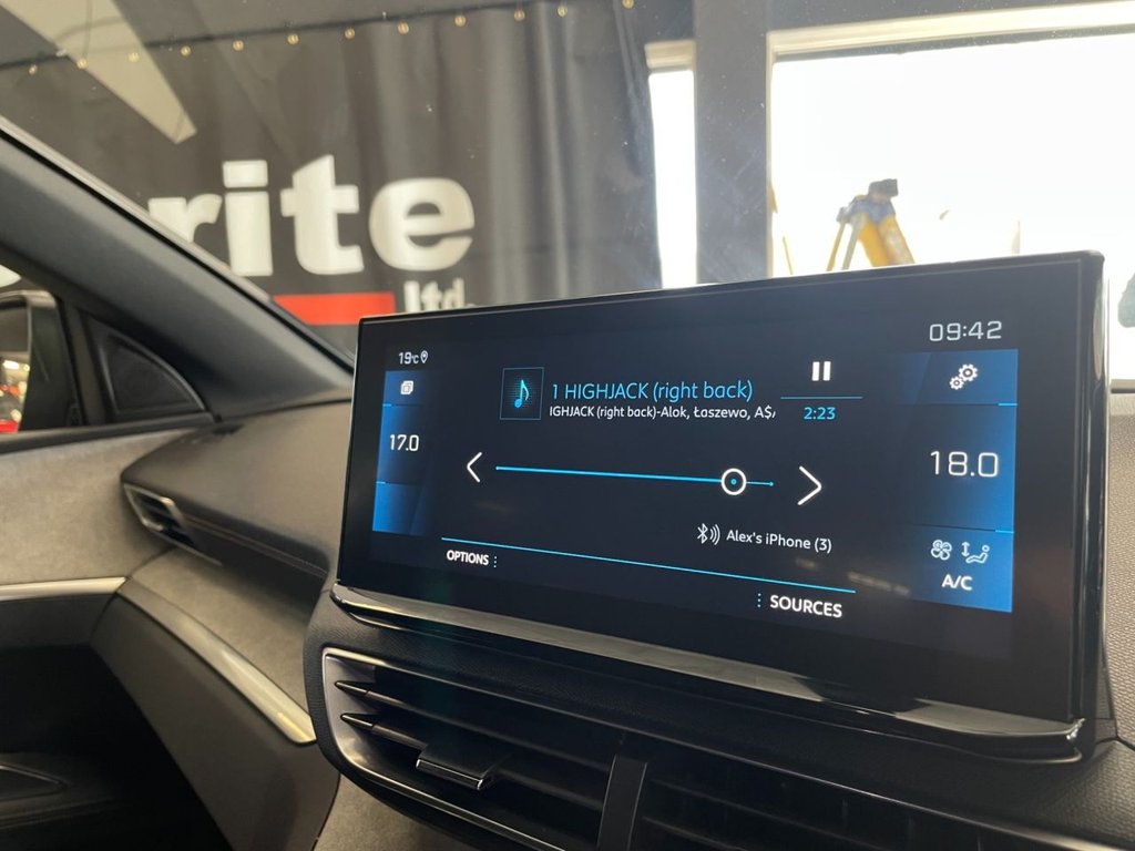 Used Peugeot 3008 2021 for sale - 76841100: Photo 42