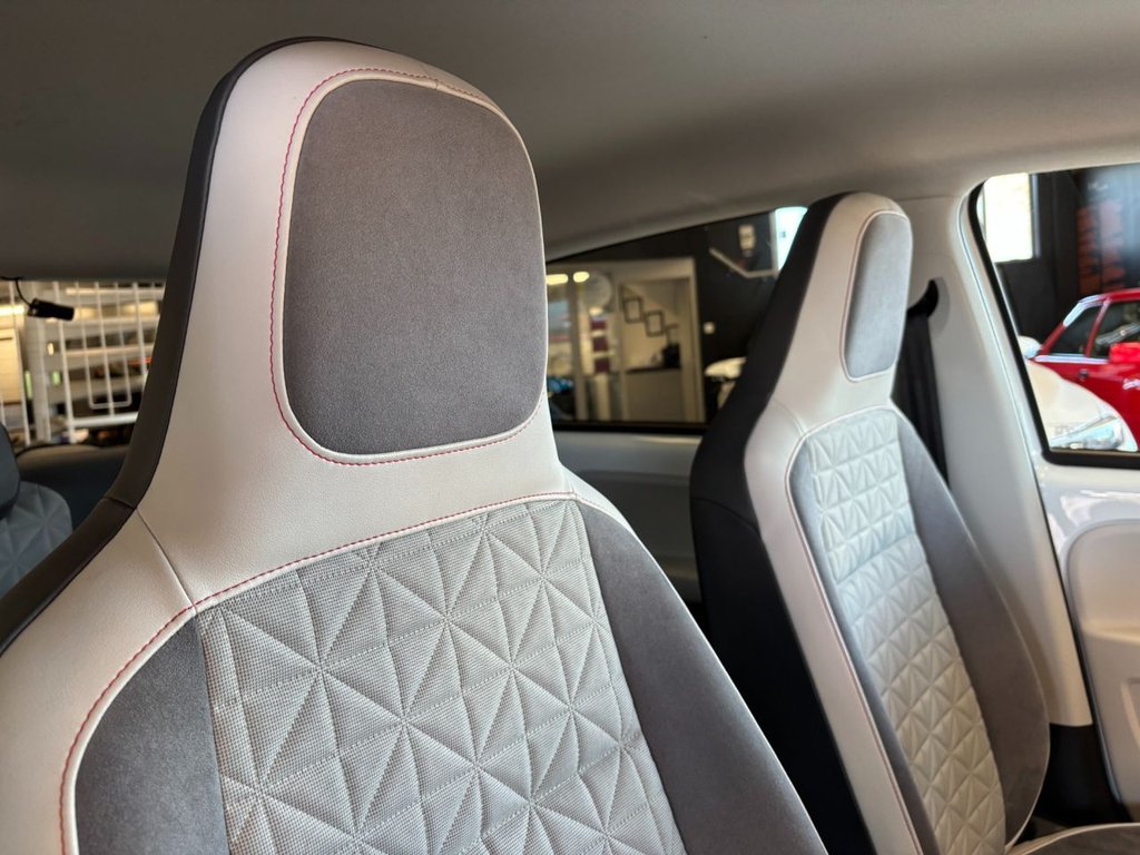 Used Volkswagen up! 2021 for sale - 76783506: Photo 24