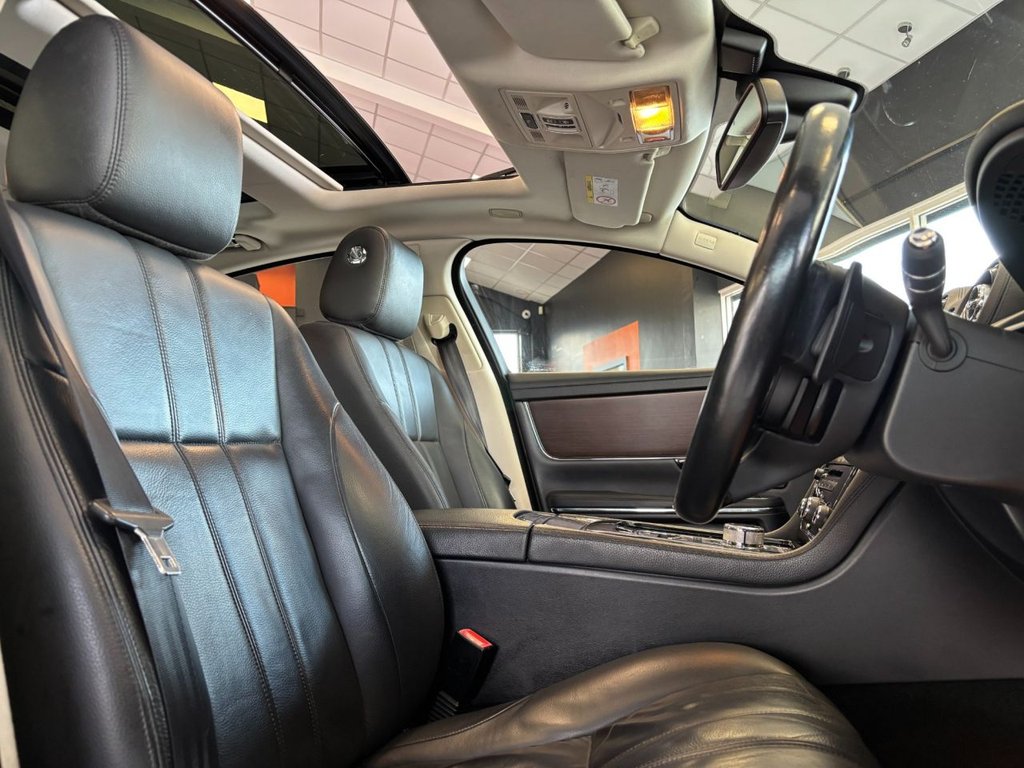Used Jaguar XJ 2014 for sale - 77383899: Photo 23