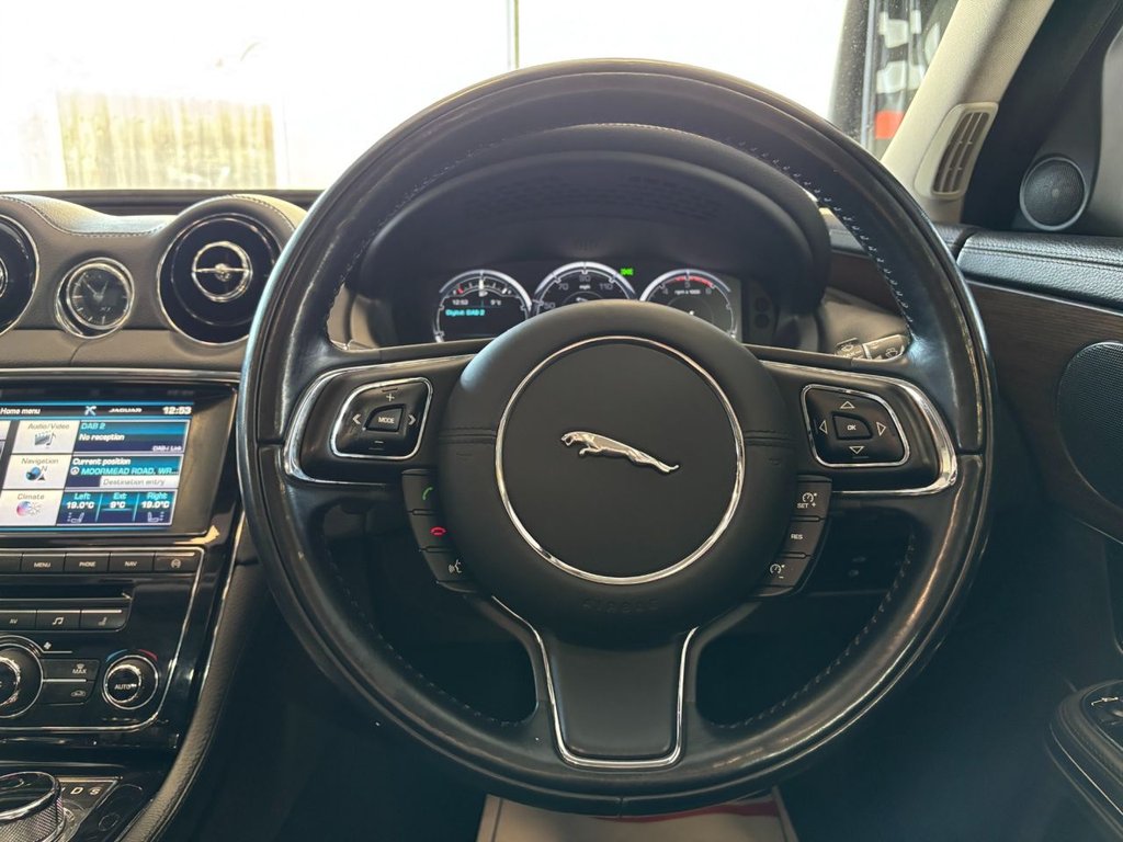 Used Jaguar XJ 2014 for sale - 77383899: Photo 28