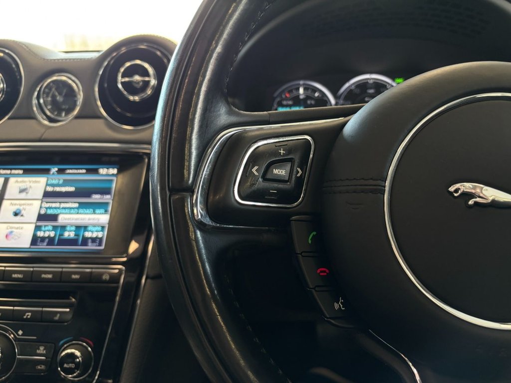 Used Jaguar XJ 2014 for sale - 77383899: Photo 30