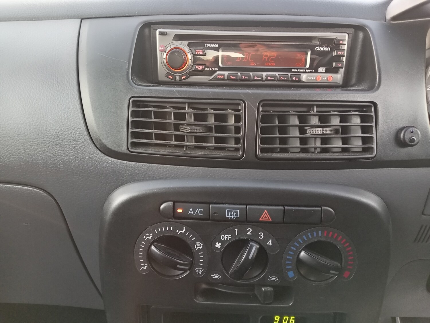 Used Daihatsu Charade 2004 for sale - 77976015: Photo 14