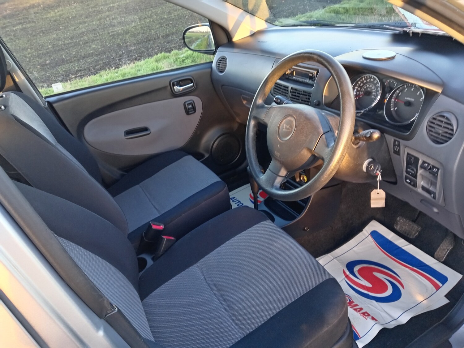 Used Daihatsu Charade 2004 for sale - 77976015: Photo 9