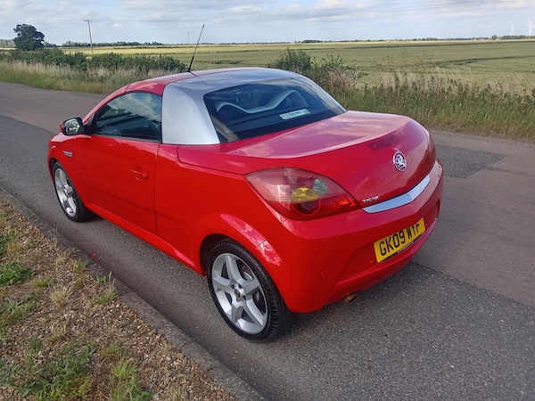 Used Vauxhall Tigra 2009 for sale - 75049519: Photo 10