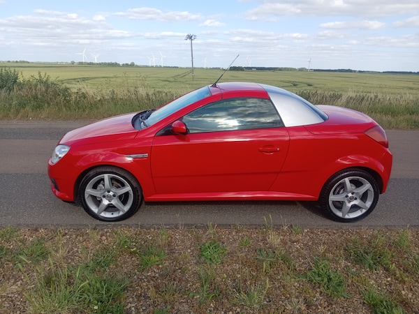 Used Vauxhall Tigra 2009 for sale - 75049519: Photo 14