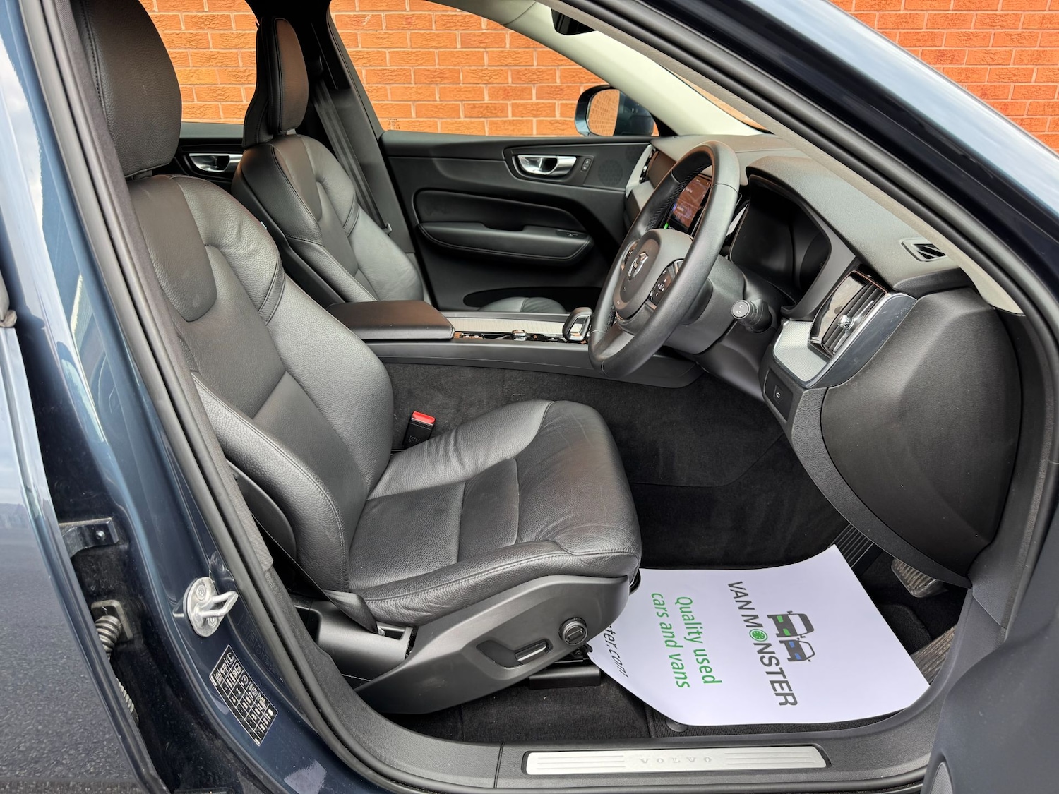 Used Volvo XC60 2023 for sale - 76531437: Photo 14