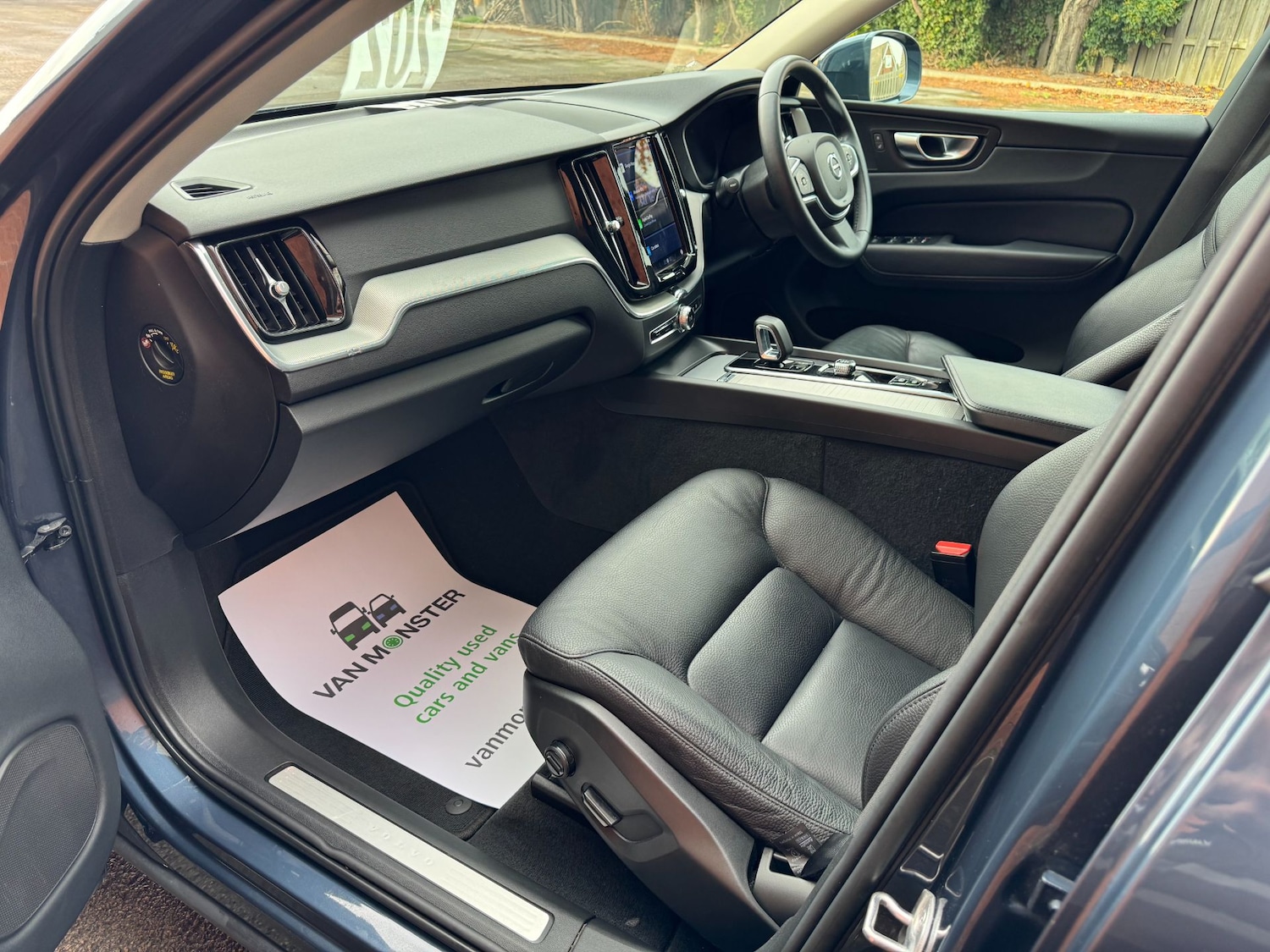 Used Volvo XC60 2023 for sale - 76531437: Photo 16