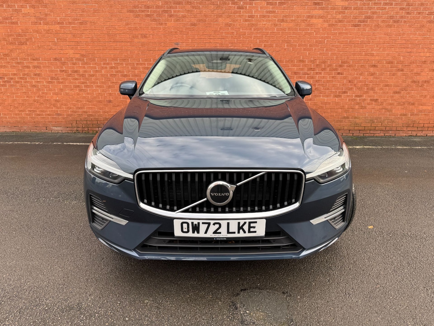 Used Volvo XC60 2023 for sale - 76531437: Photo 2