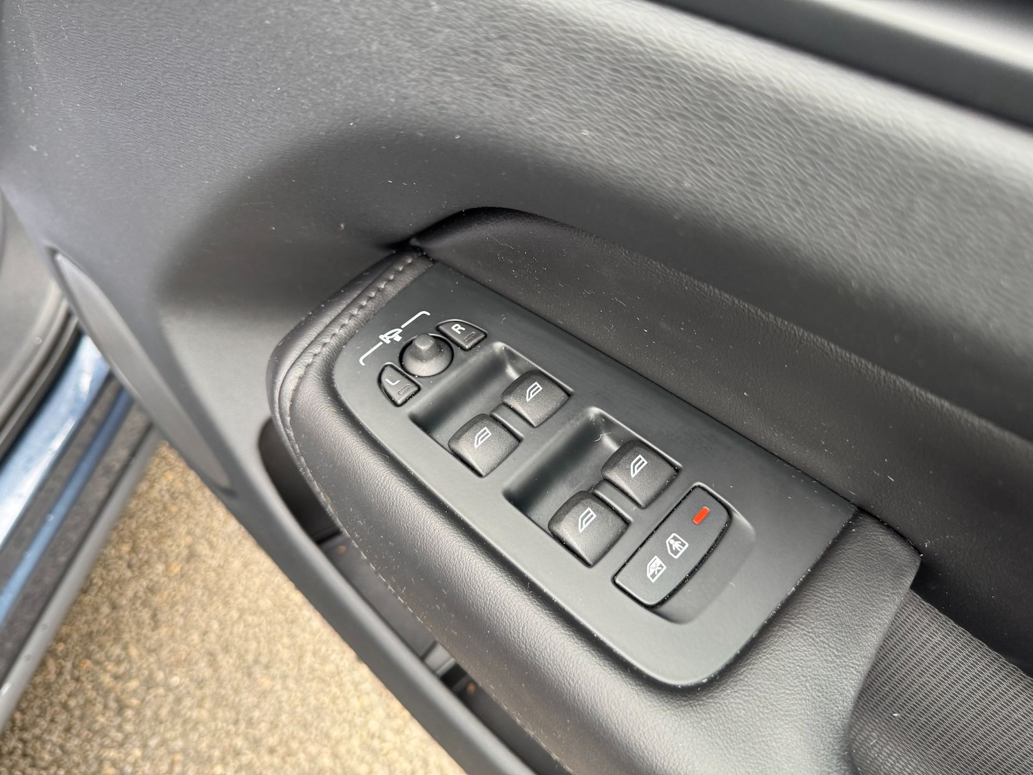 Used Volvo XC60 2023 for sale - 76531437: Photo 42