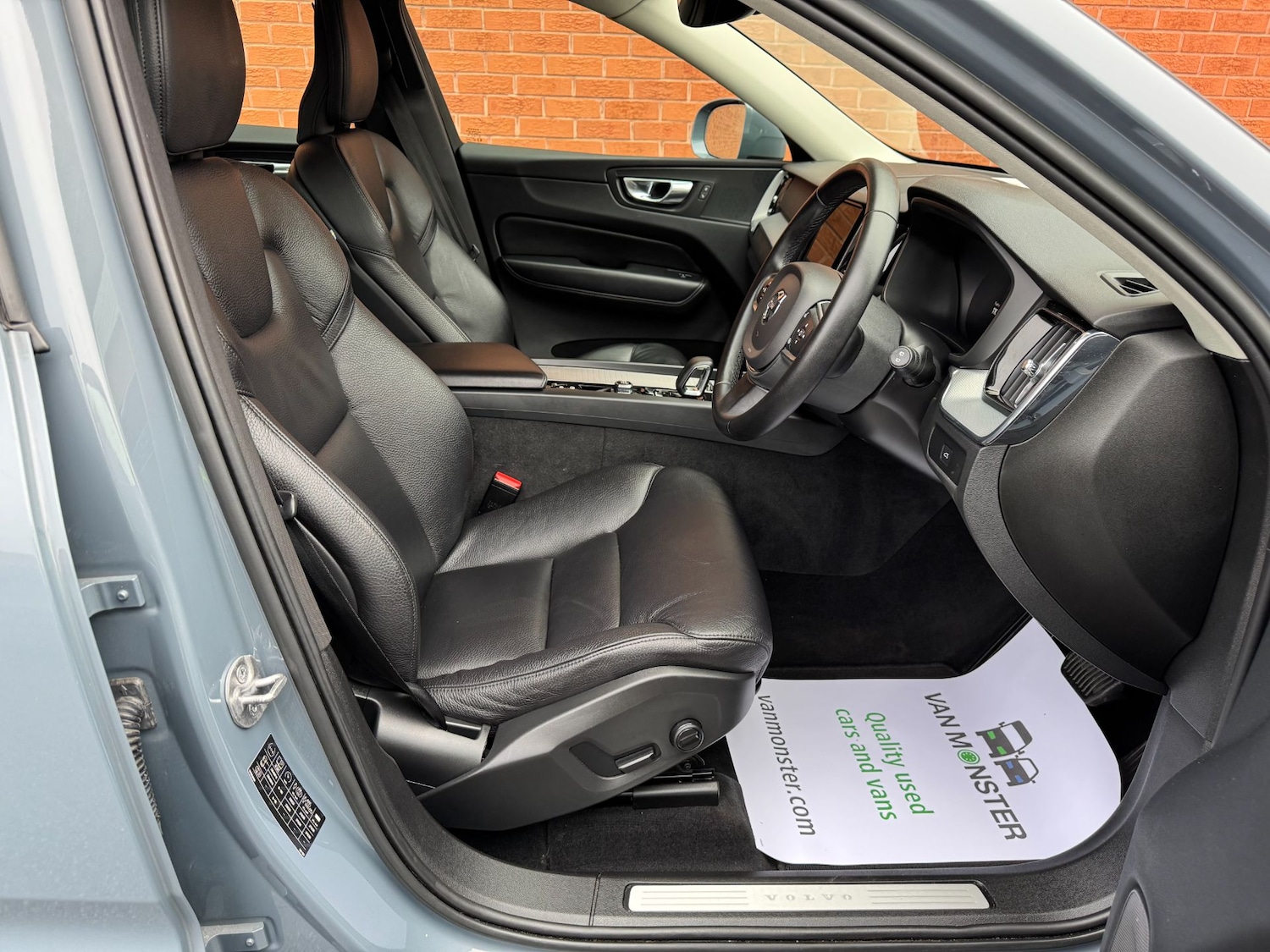 Used Volvo XC60 2023 for sale - 77378032: Photo 16