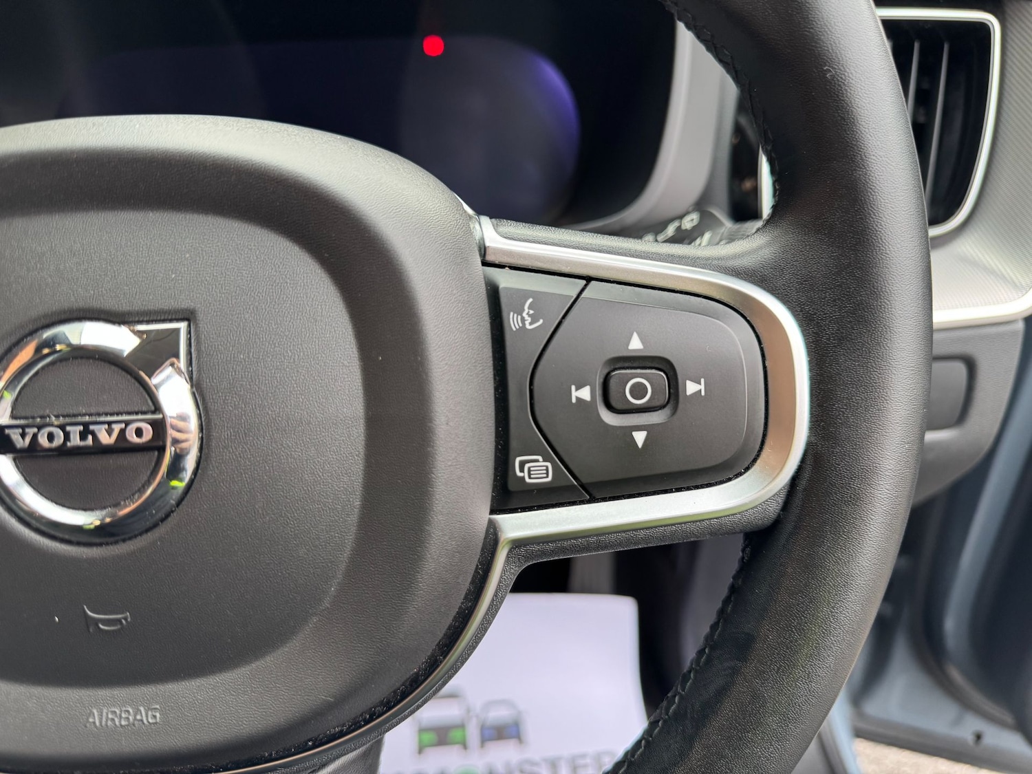 Used Volvo XC60 2023 for sale - 77378032: Photo 30