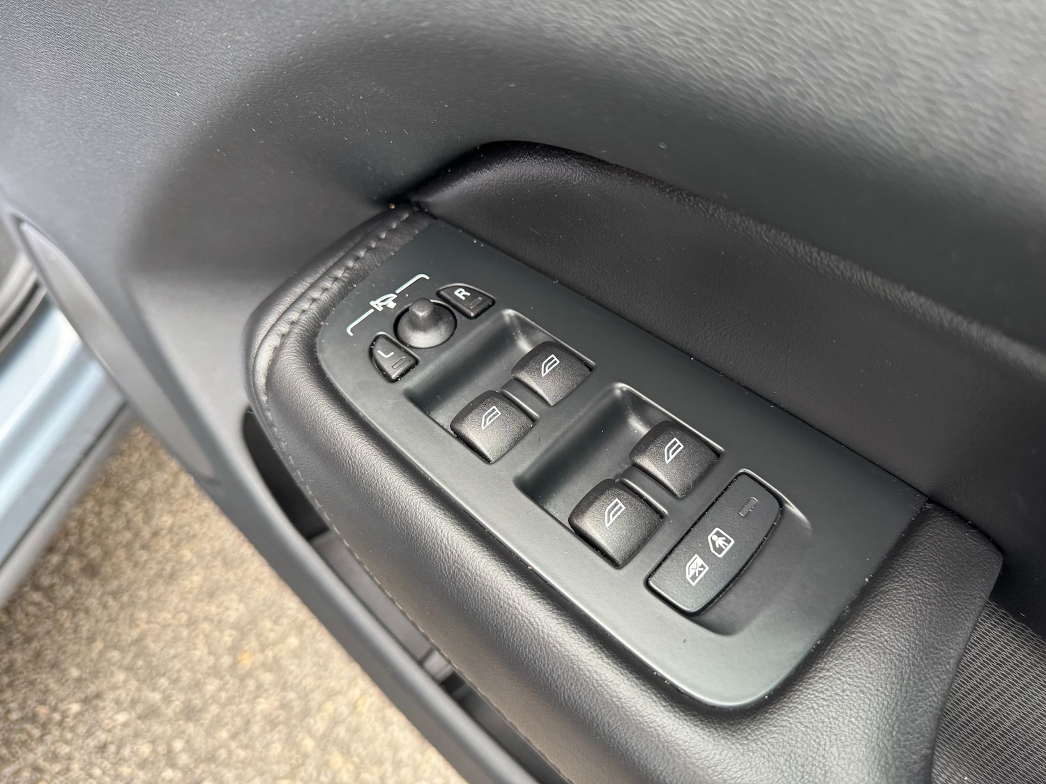 Used Volvo XC60 2023 for sale - 77378032: Photo 41