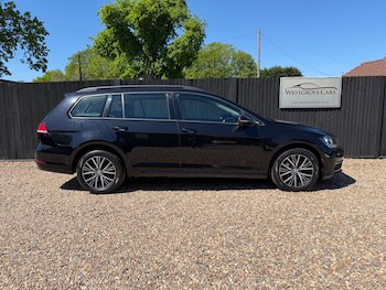 Used Volkswagen Golf 2017 for sale - 78448812: Photo