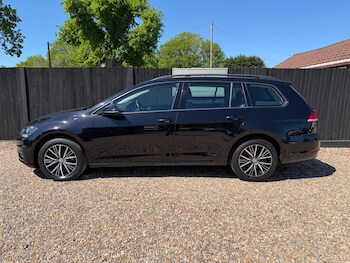 Used Volkswagen Golf 2017 for sale - 78448812: Photo