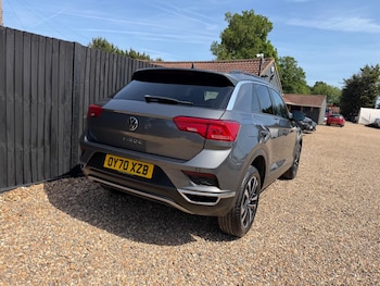 Used Volkswagen T-Roc 2020 for sale - 78676189: Photo