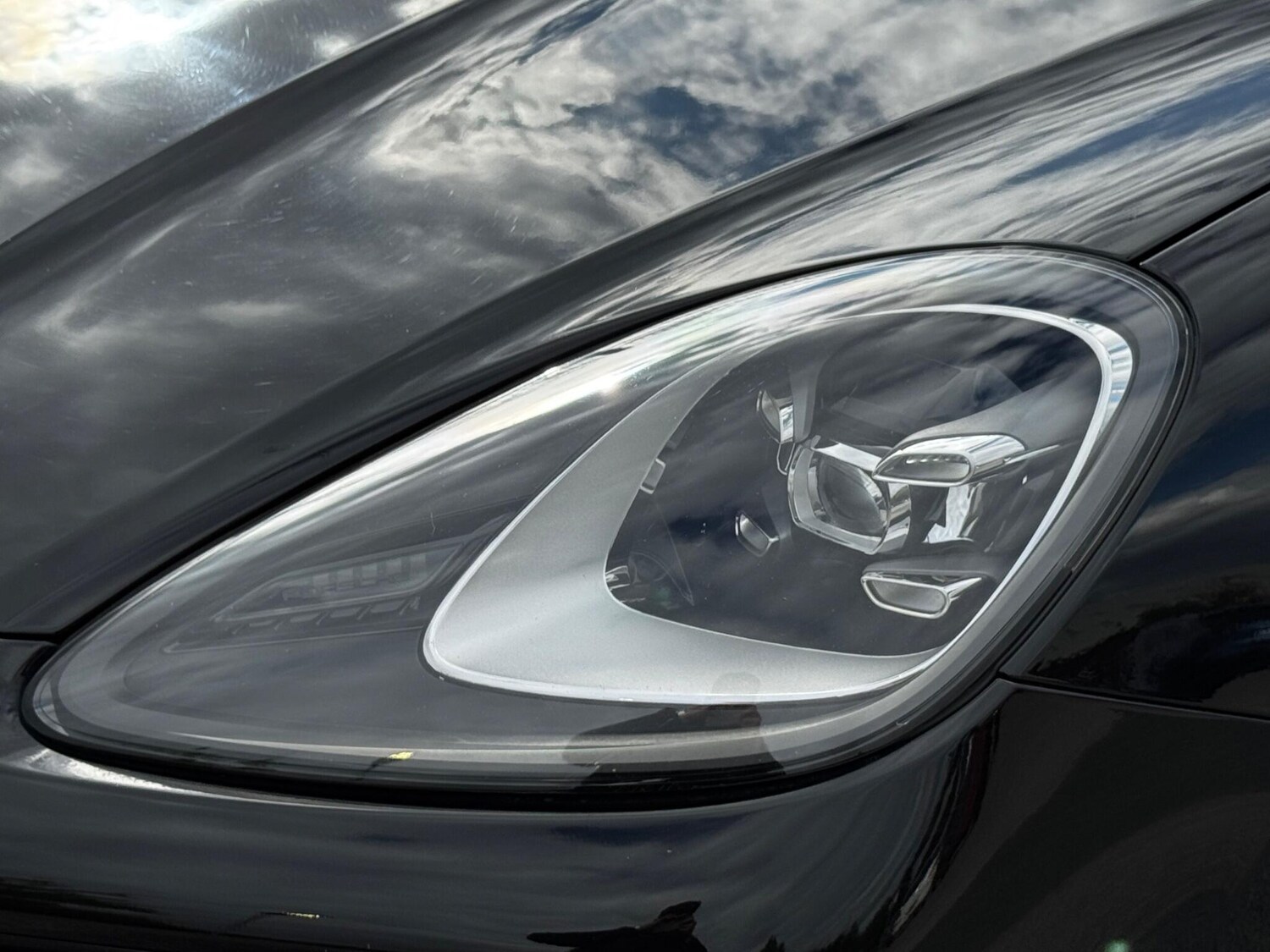 Used Porsche Cayenne for sale - 77330608: Photo 66