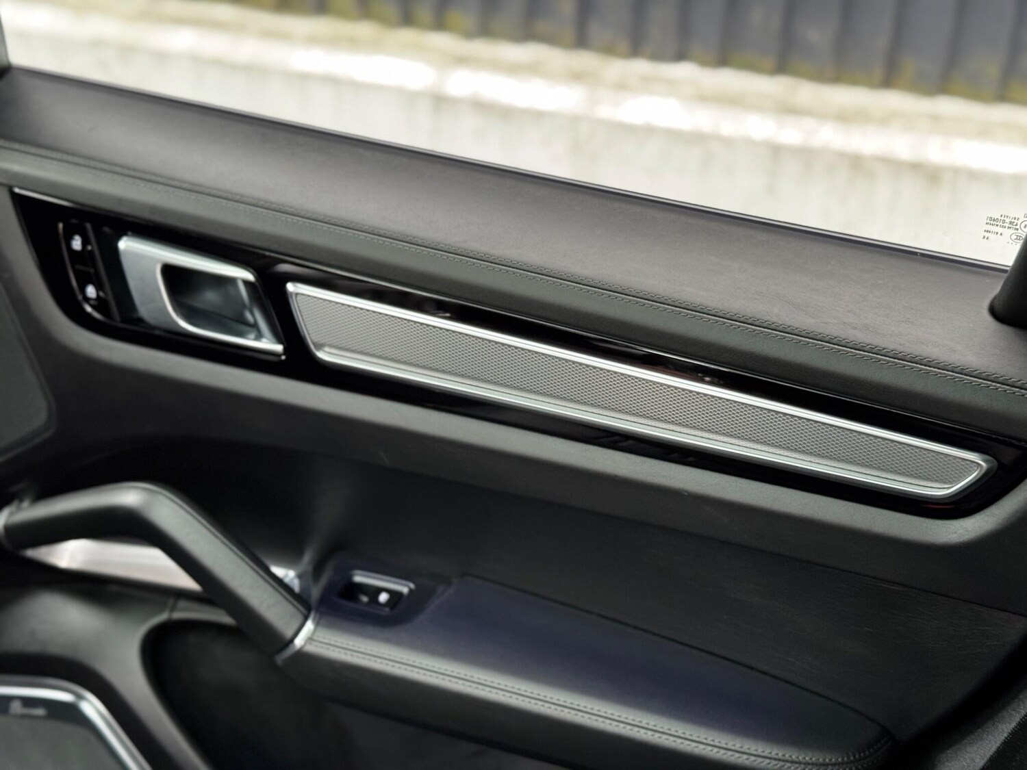 Used Porsche Cayenne for sale - 77330608: Photo 76