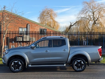Used Nissan Navara 2020 for sale - 76912944: Photo