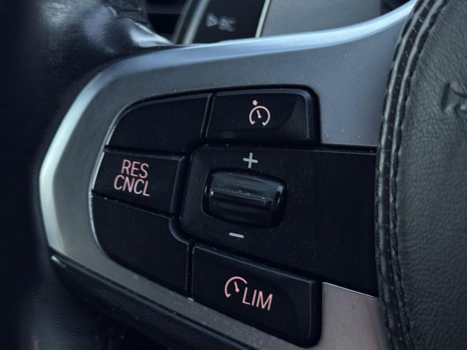 Used BMW 5 Series 2018 for sale - 76562477: Photo 28