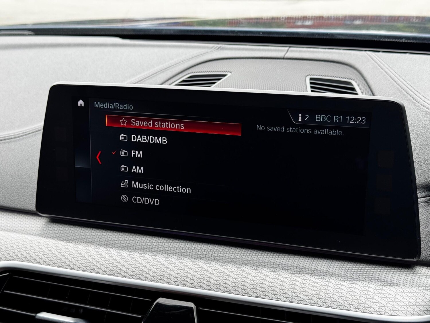 Used BMW 5 Series 2017 for sale - 76562518: Photo 31