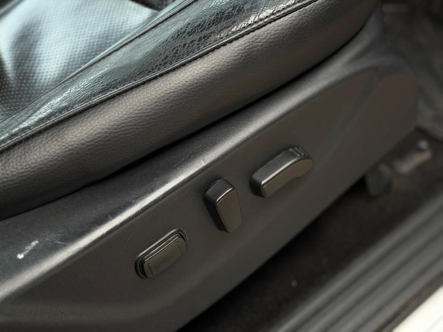 Used Land Rover Defender 2023 for sale - 76964382: Photo 18