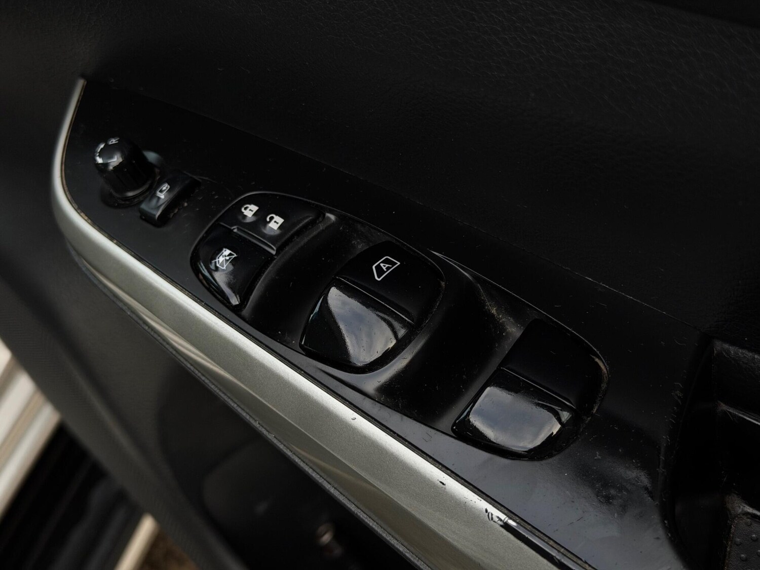 Used Land Rover Defender 2023 for sale - 76964382: Photo 31