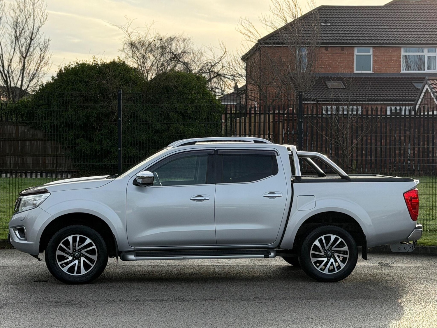 Used Land Rover Defender 2023 for sale - 76964382: Photo 4