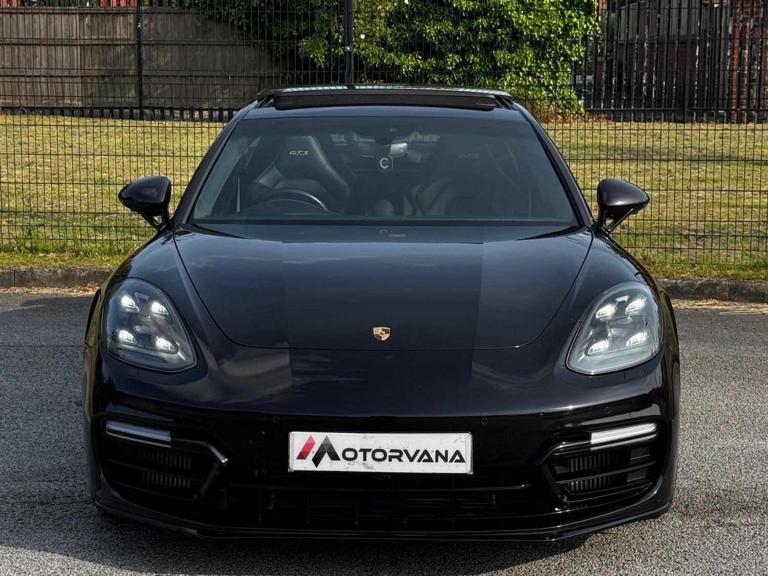 Used Porsche Panamera 2019 for sale - 76562554: Photo 2