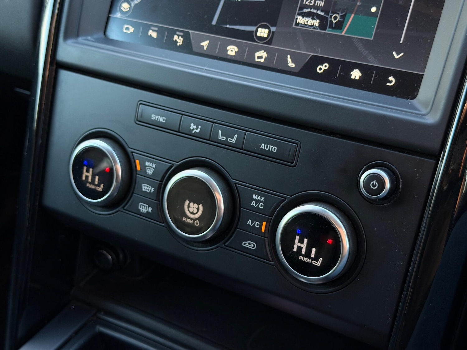 Used Land Rover Discovery 2019 for sale - 77229931: Photo 31