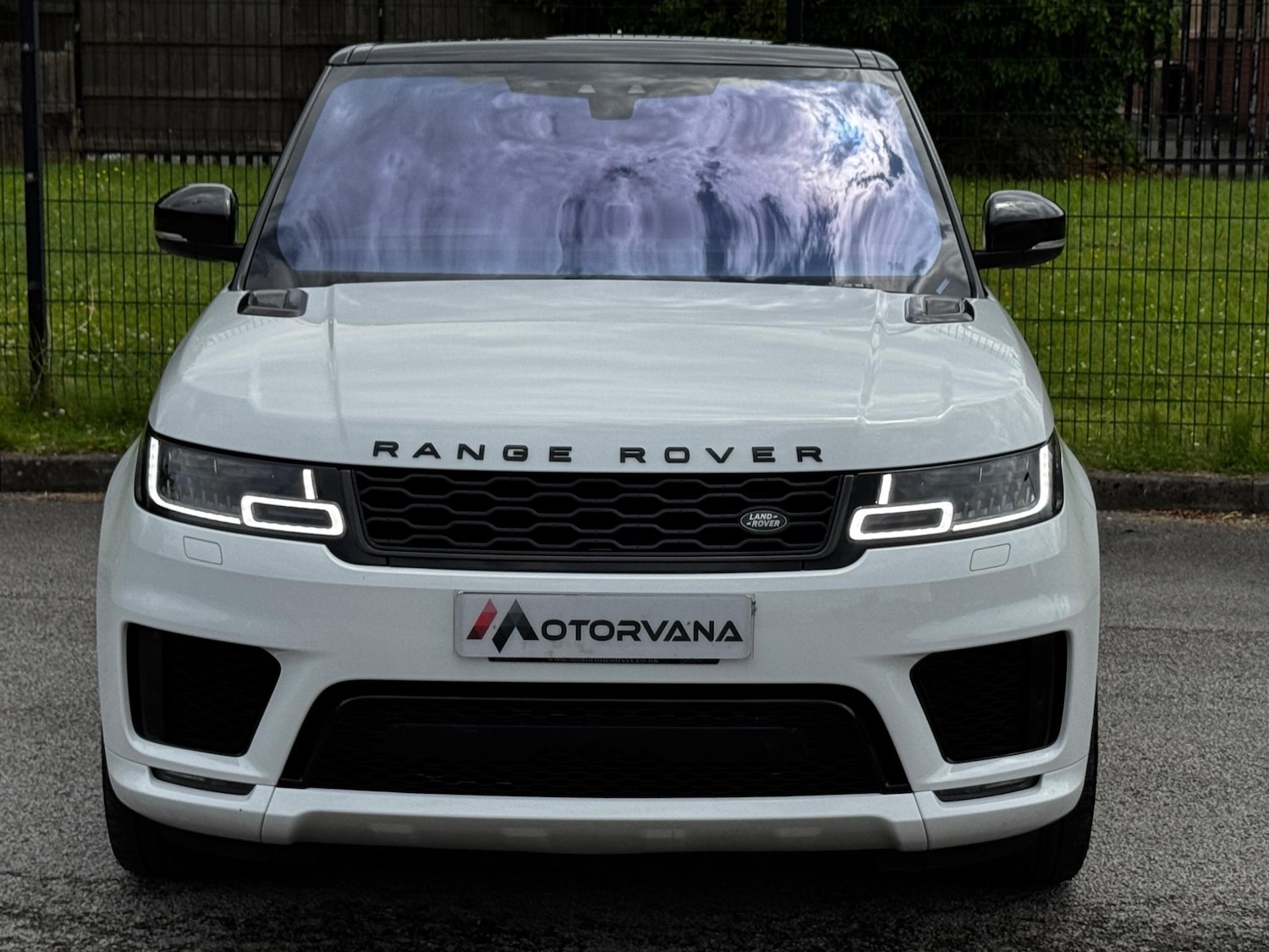 Used Land Rover Range Rover Sport 2019 for sale - 76561235: Photo 2