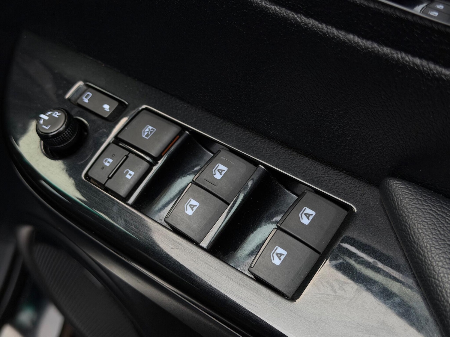 Used Toyota Hilux 2023 for sale - 77387271: Photo 20